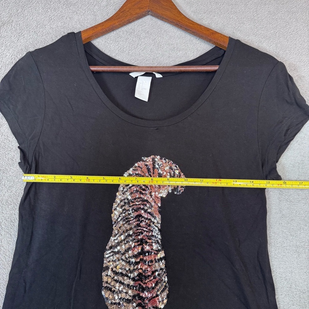 H&M Black Sequins Tiger Graphic Tee - Picture 13 of 16